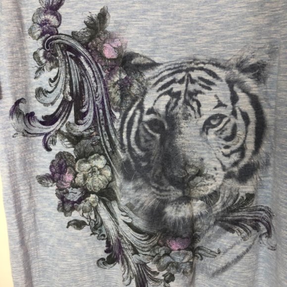 Blue & White Striped Glitter Tiger V Neck SZ 3X - Picture 3 of 6